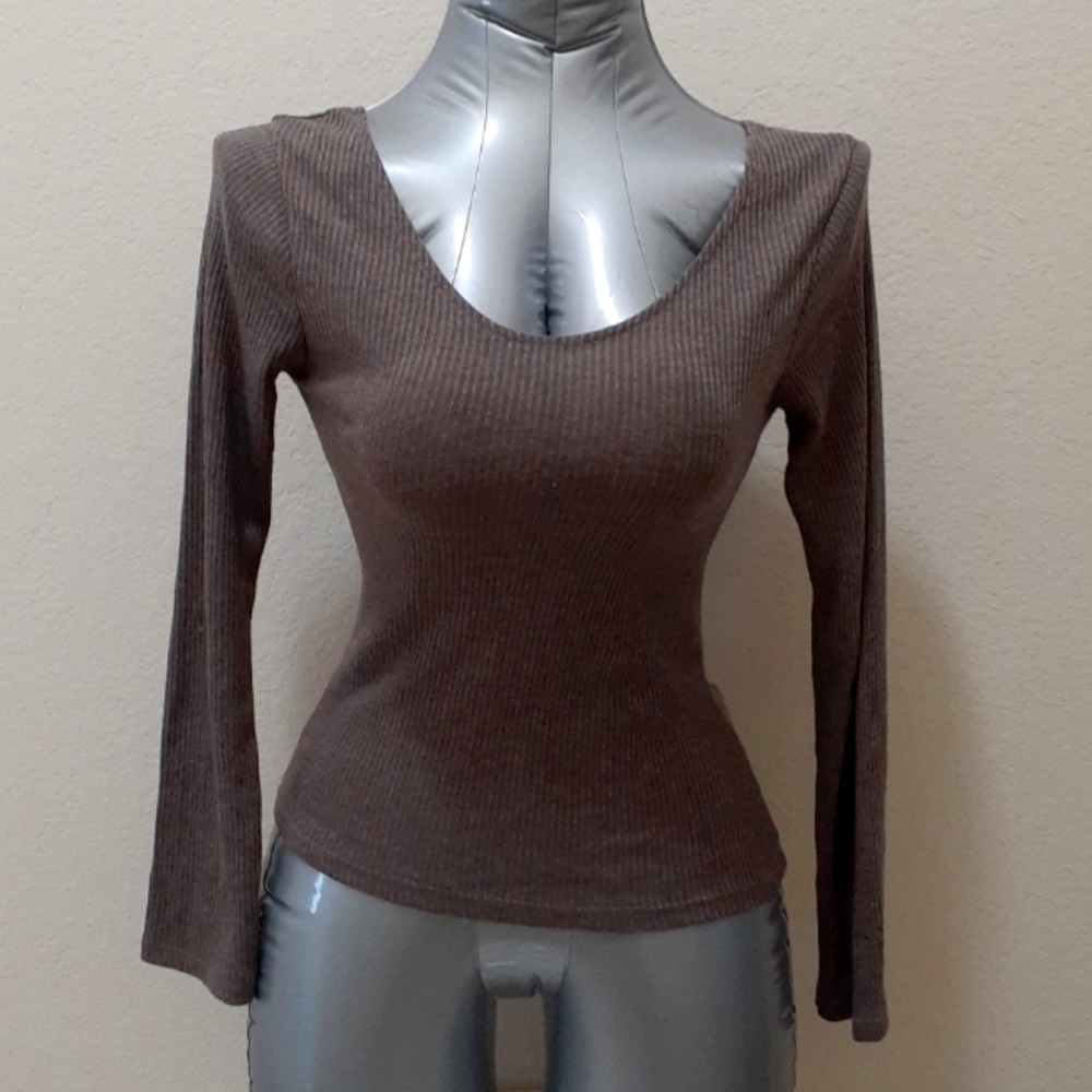 V-neck Long Sleeve Tee